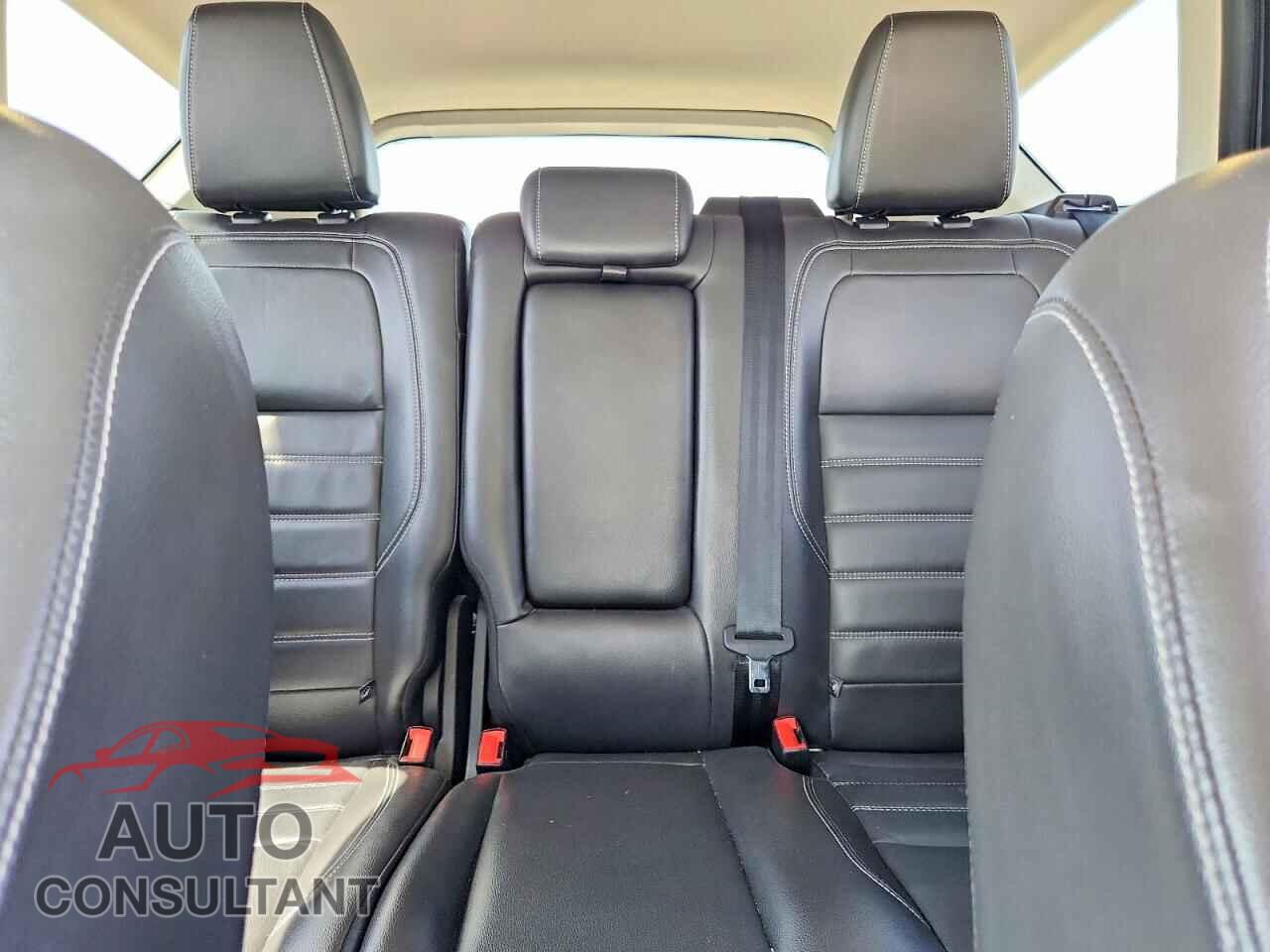 FORD ESCAPE 2017 - 1FMCU0J97HUB45065