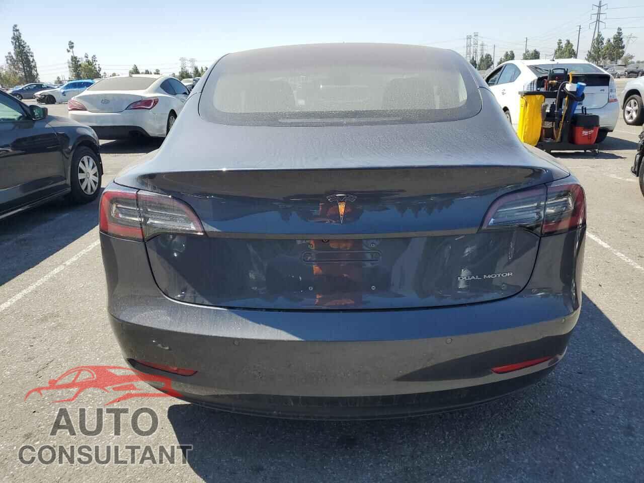 TESLA MODEL 3 2018 - 5YJ3E1EB4JF145575
