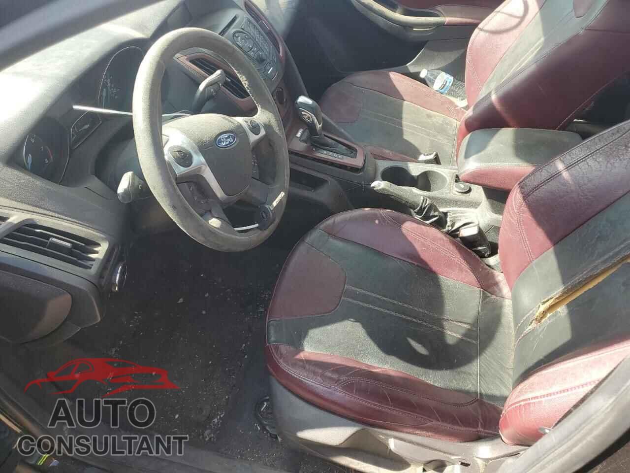 FORD FOCUS 2012 - 1FAHP3F26CL305018