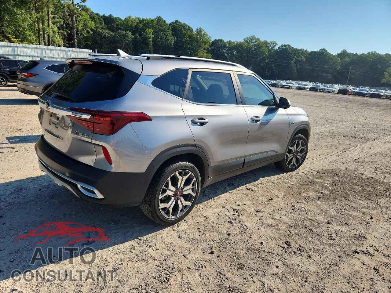 KIA SELTOS 2021 - KNDEUCA25M7094448