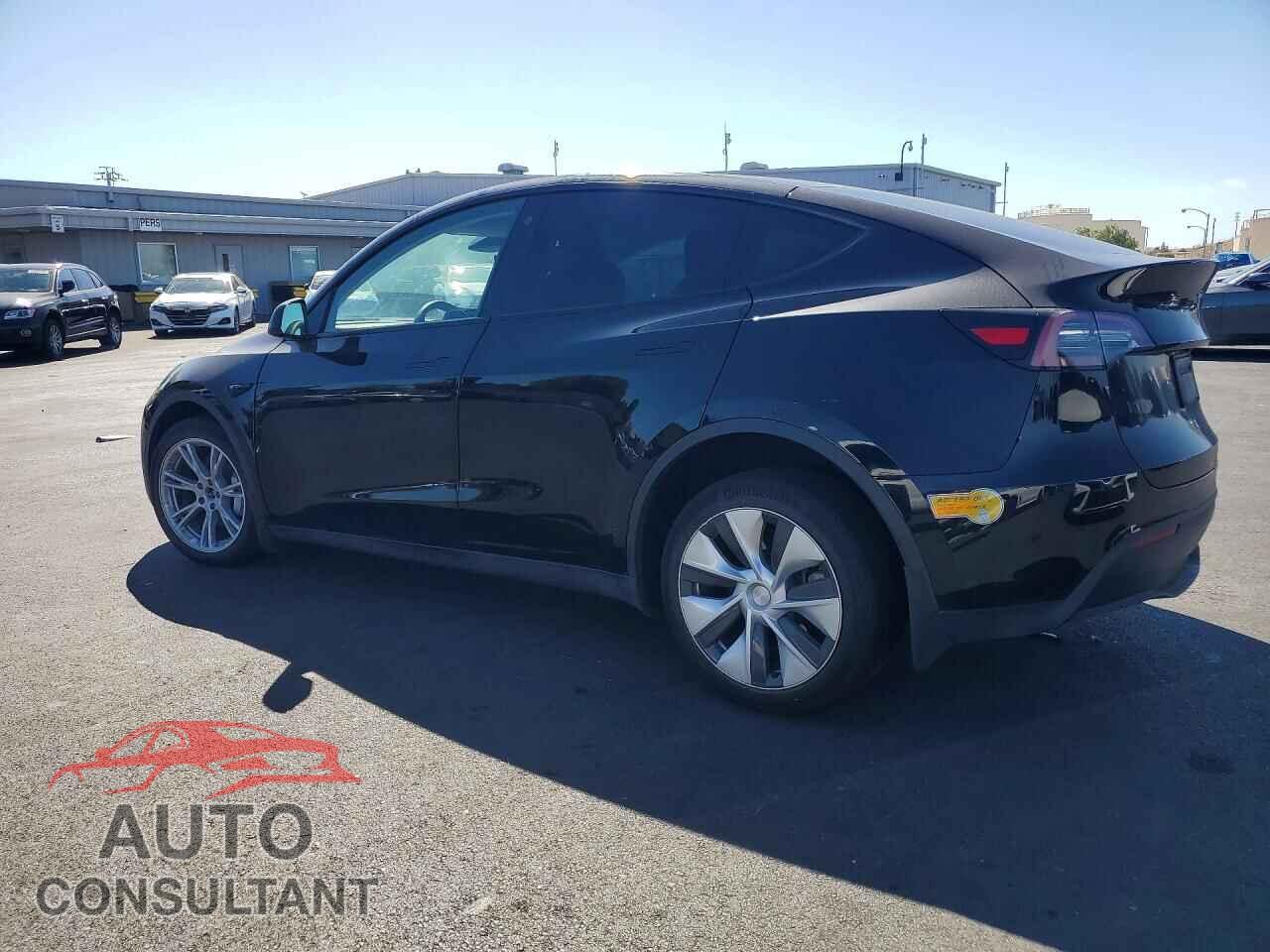 TESLA MODEL Y 2023 - 7SAYGDEE7PF588231