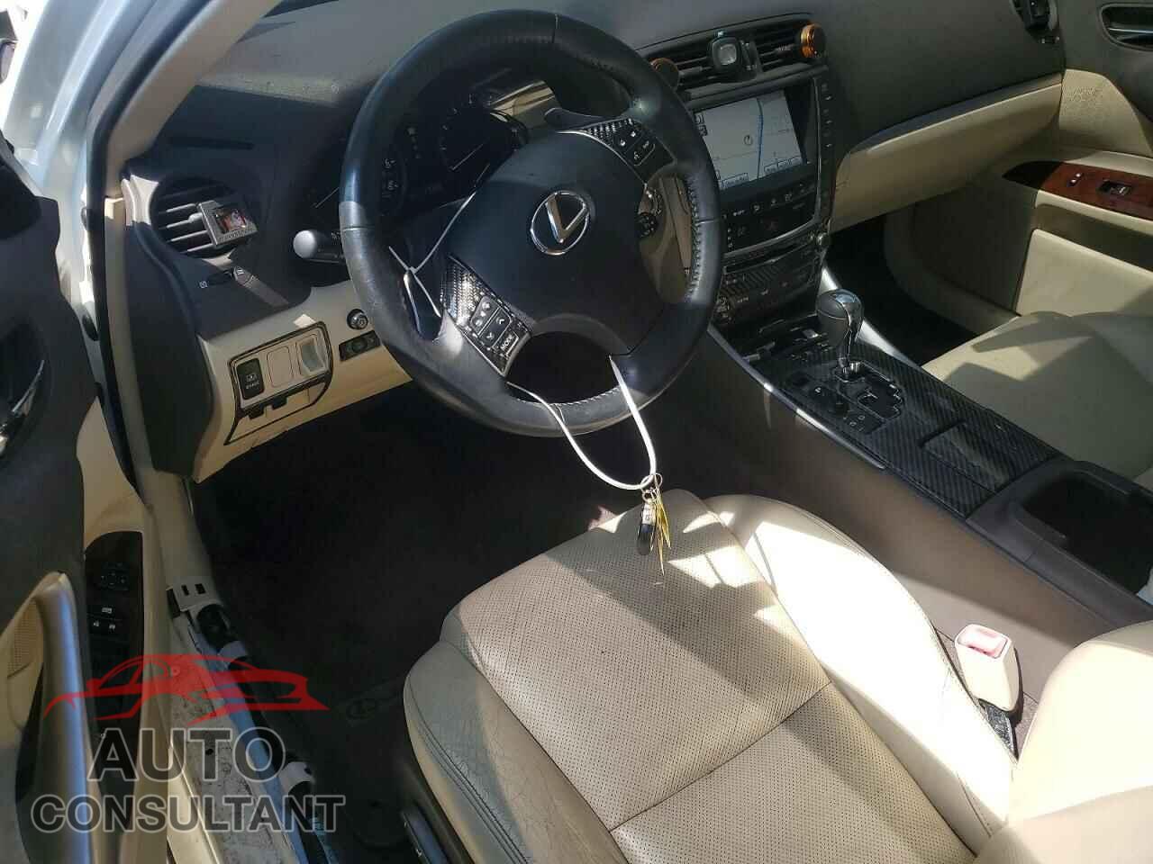 LEXUS IS 2011 - JTHCF5C20B2035309