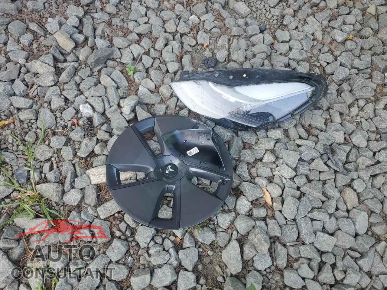TESLA MODEL 3 2023 - 5YJ3E1EA4PF700217