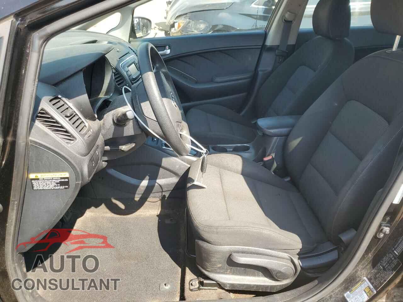 KIA FORTE 2017 - KNAFK5A85H5717818