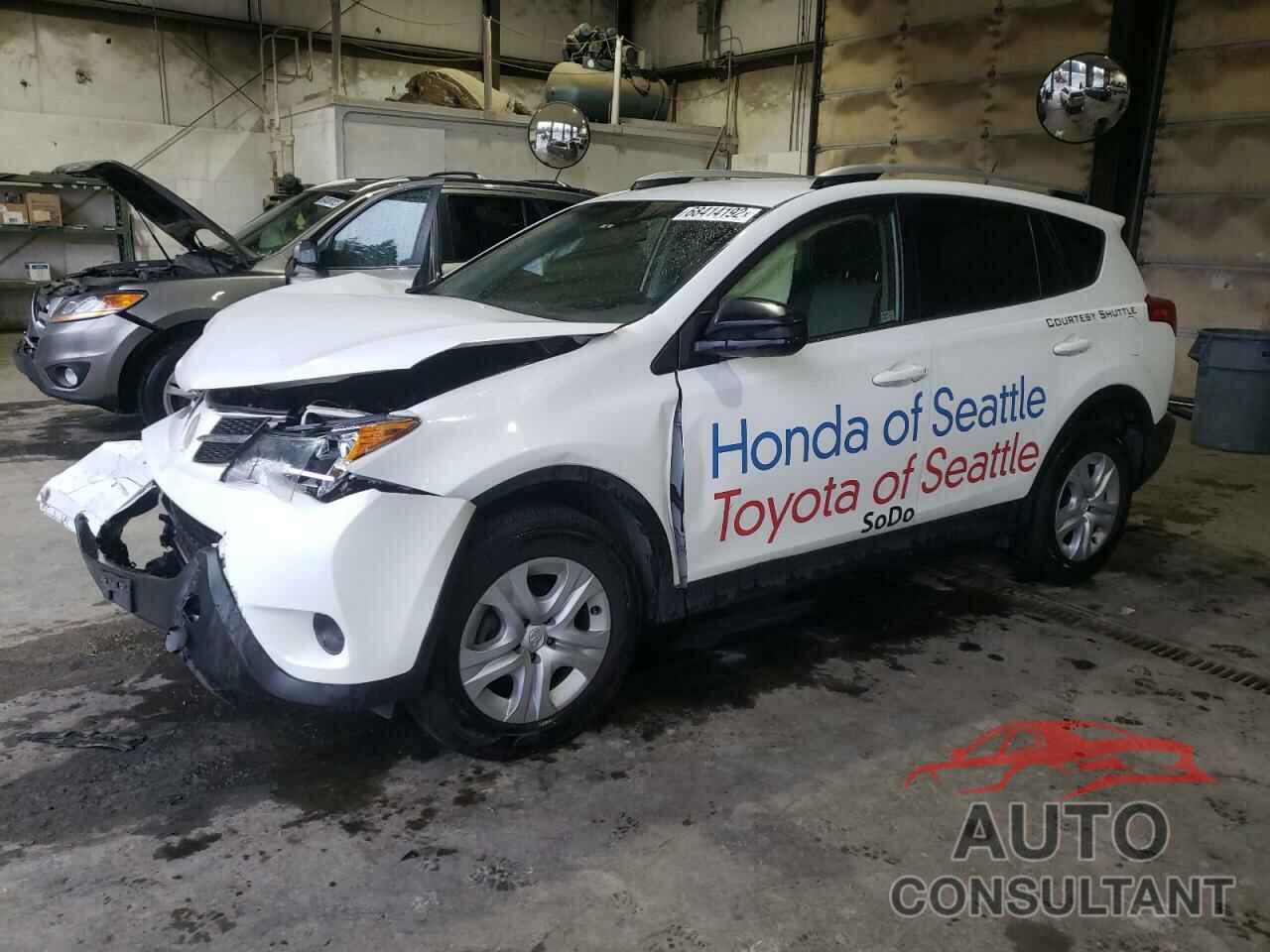 TOYOTA RAV4 2015 - JTMBFREV7FD119245