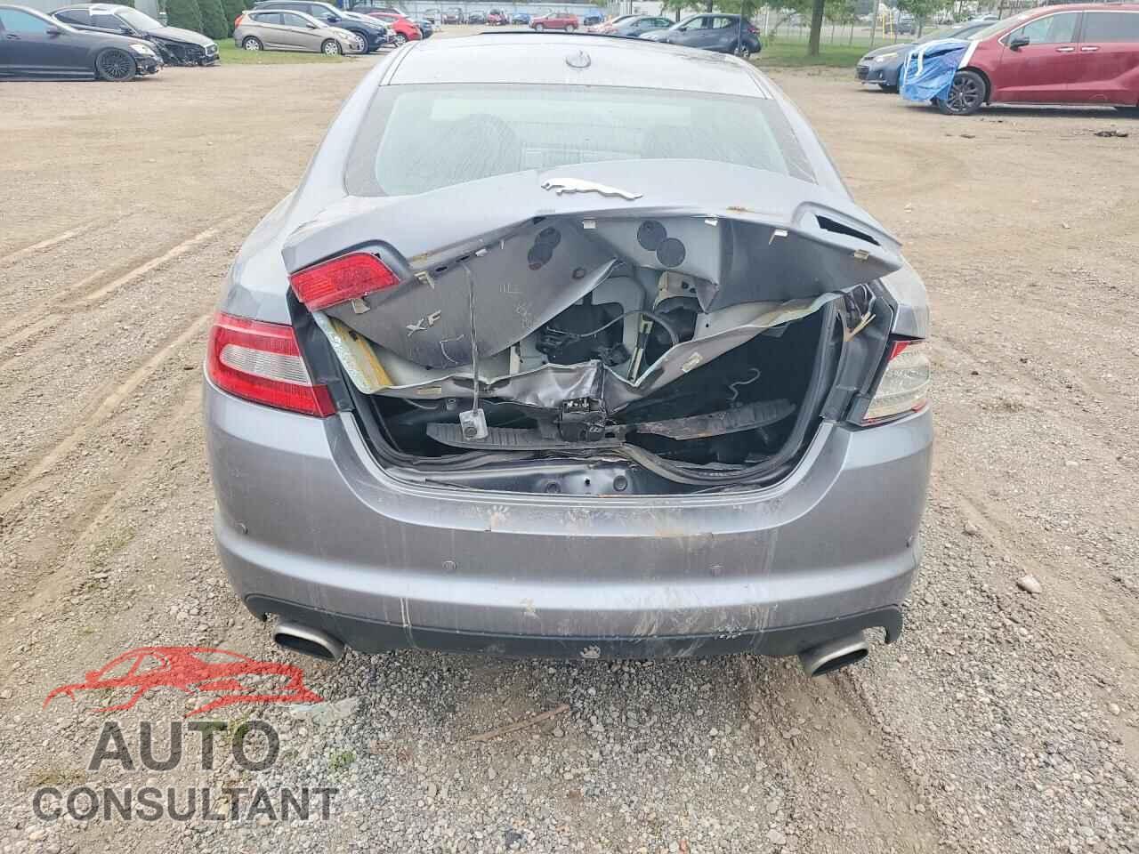 JAGUAR XF 2009 - SAJXA06B79HR33673