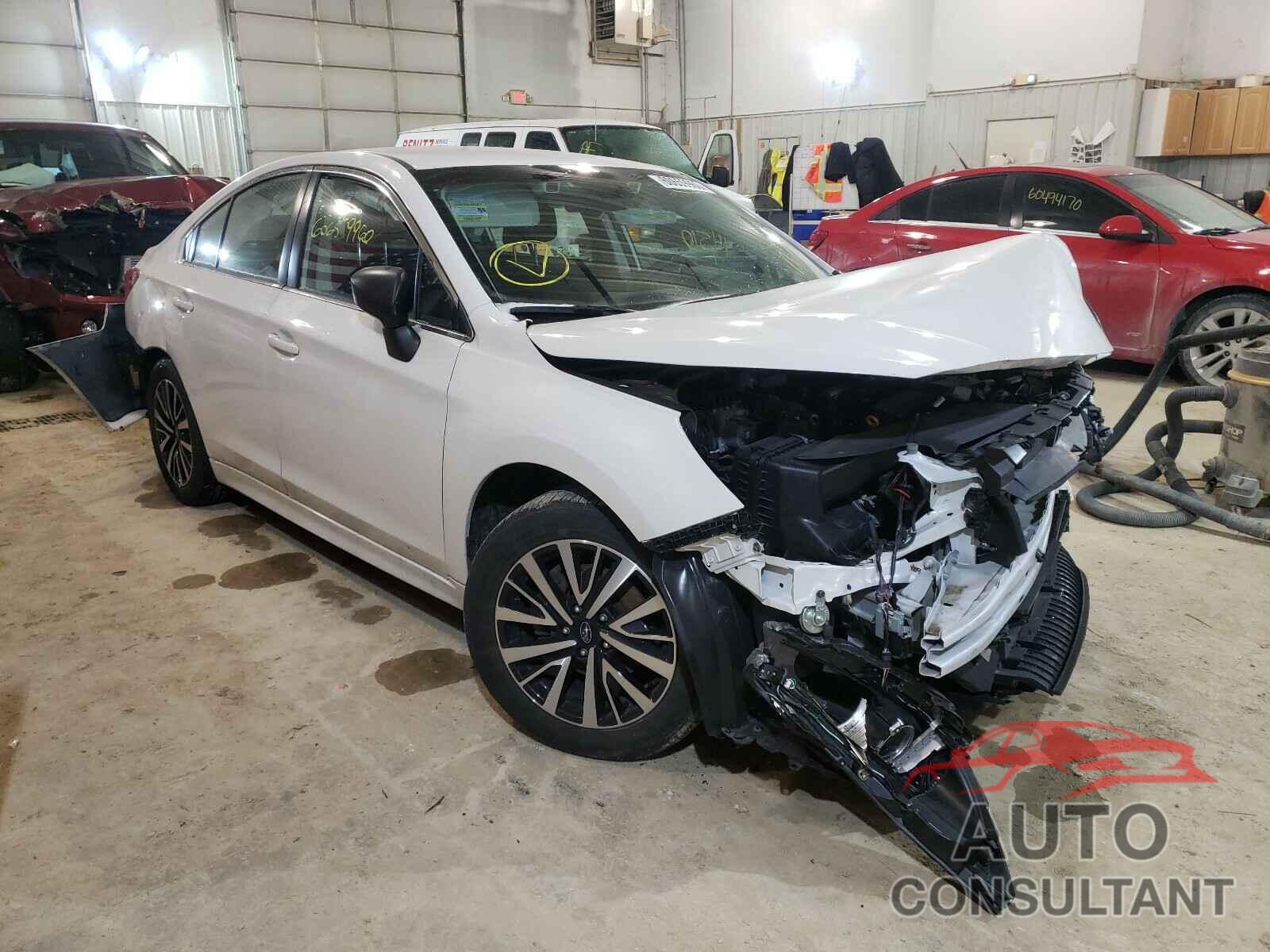 SUBARU LEGACY 2019 - 4S3BNAB69K3034117