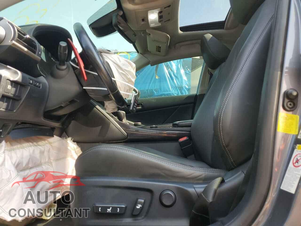 LEXUS IS 2017 - JTHBA1D2XH5053373