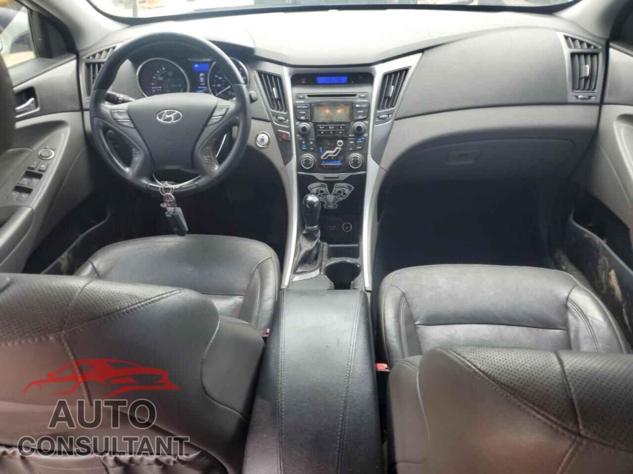 HYUNDAI SONATA 2012 - KMHEC4A43CA044140