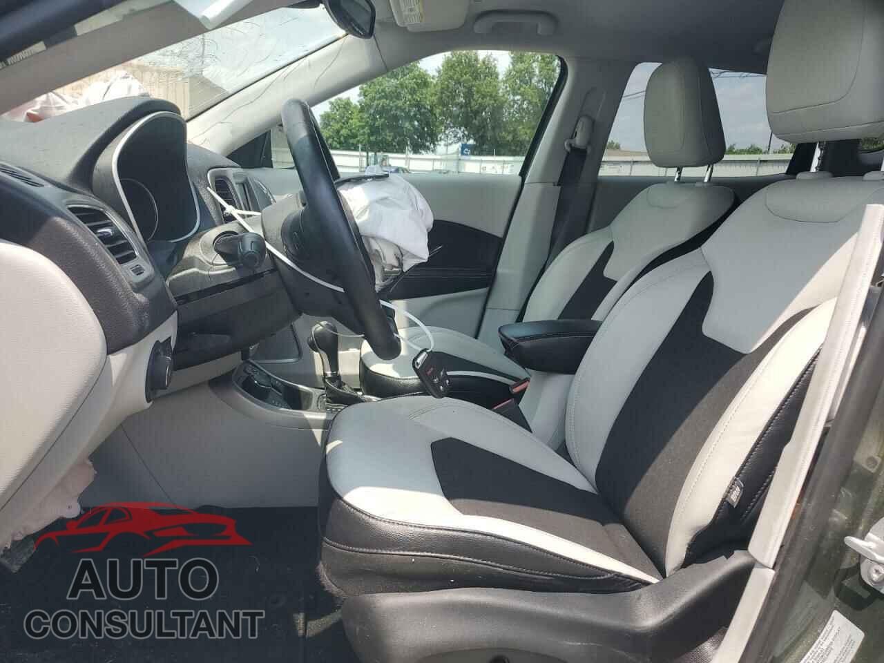 JEEP COMPASS 2017 - 3C4NJDBB2HT656434
