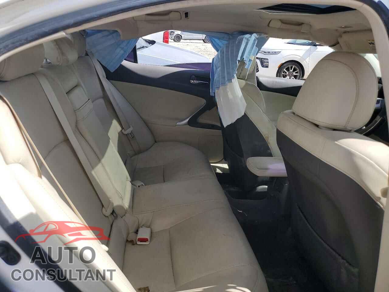 LEXUS IS 2011 - JTHBF5C29B5133815