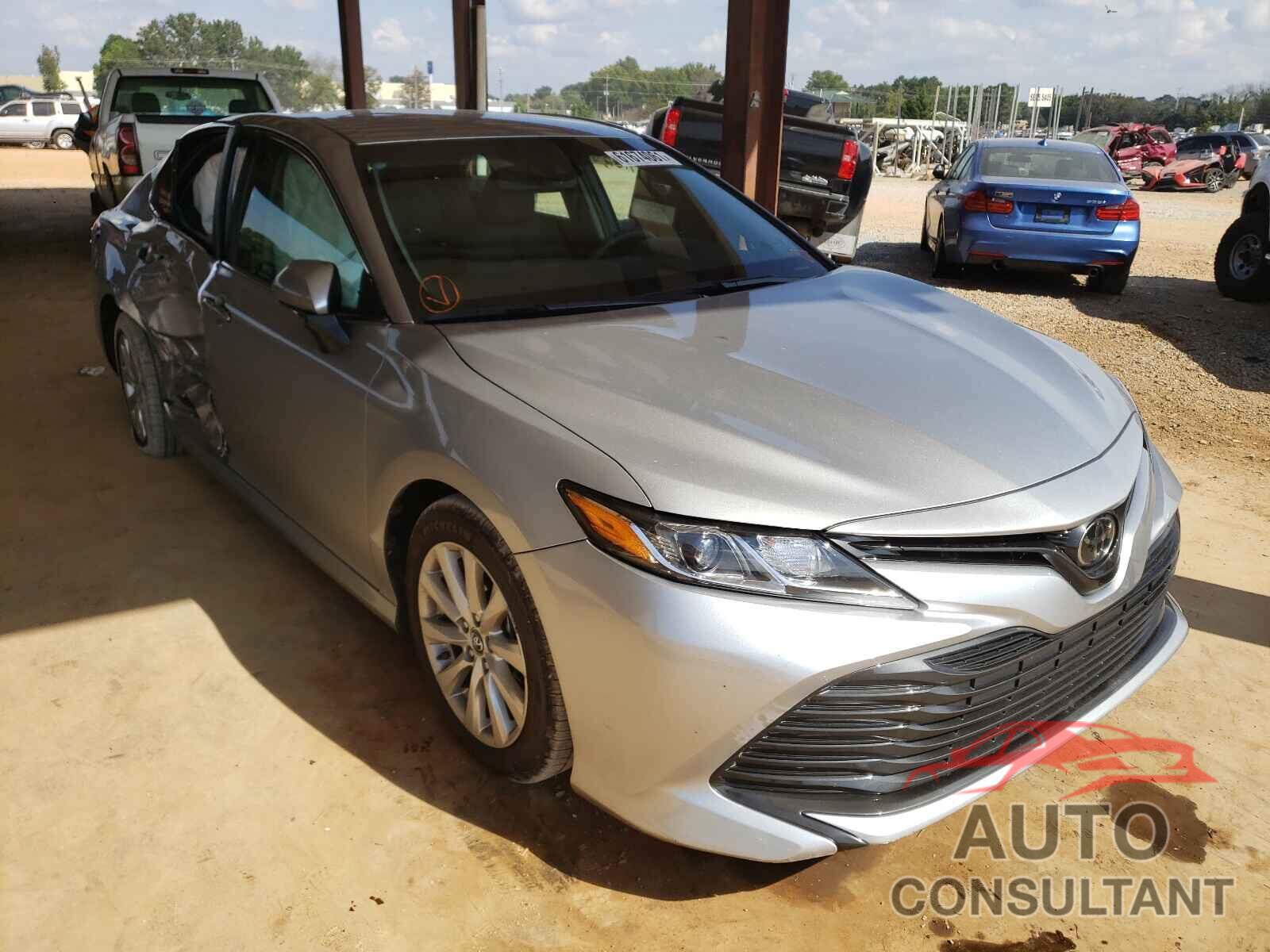 TOYOTA CAMRY 2018 - 4T1B11HK6JU016548