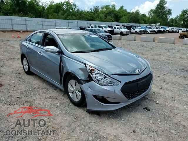 HYUNDAI SONATA 2015 - KMHEC4A47FA120009