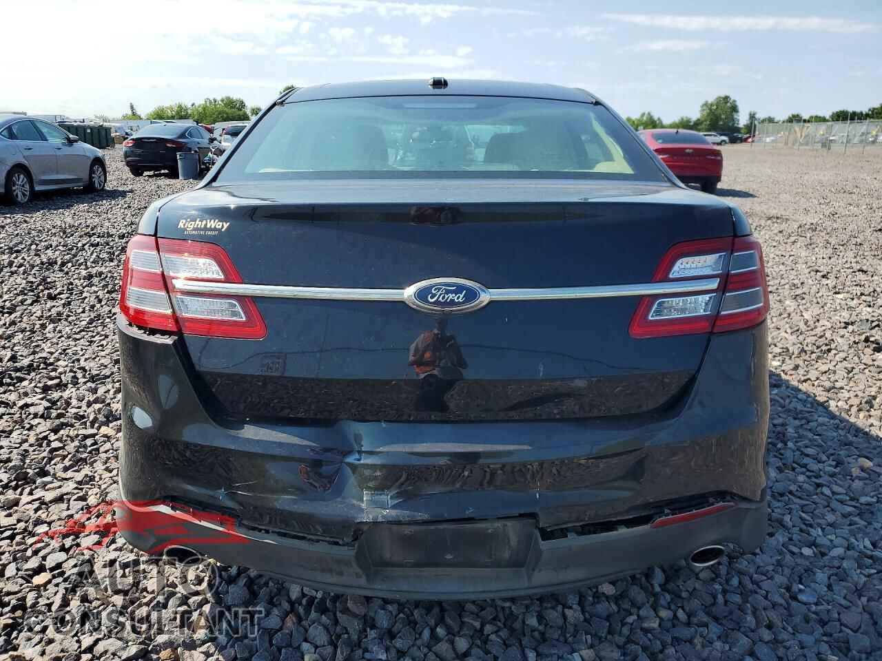 FORD TAURUS 2017 - 1FAHP2D82HG143003