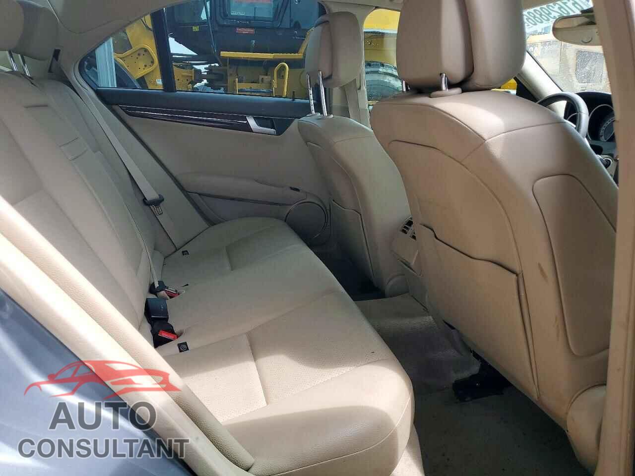 MERCEDES-BENZ C-CLASS 2012 - WDDGF8BB3CF917466