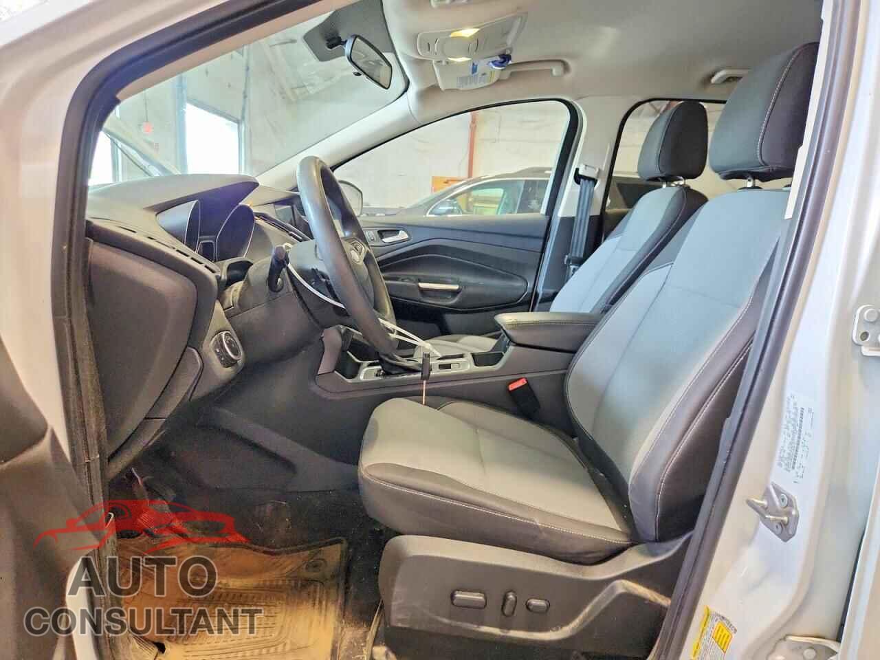FORD ESCAPE 2017 - 1FMCU9GD4HUB64141