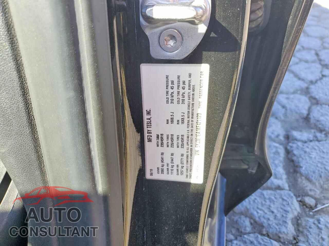 TESLA MODEL 3 2019 - 5YJ3E1EA1KF421123