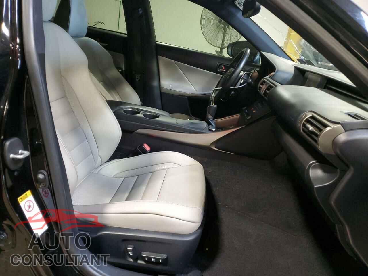 LEXUS IS 2015 - JTHCF1D2XF5027682