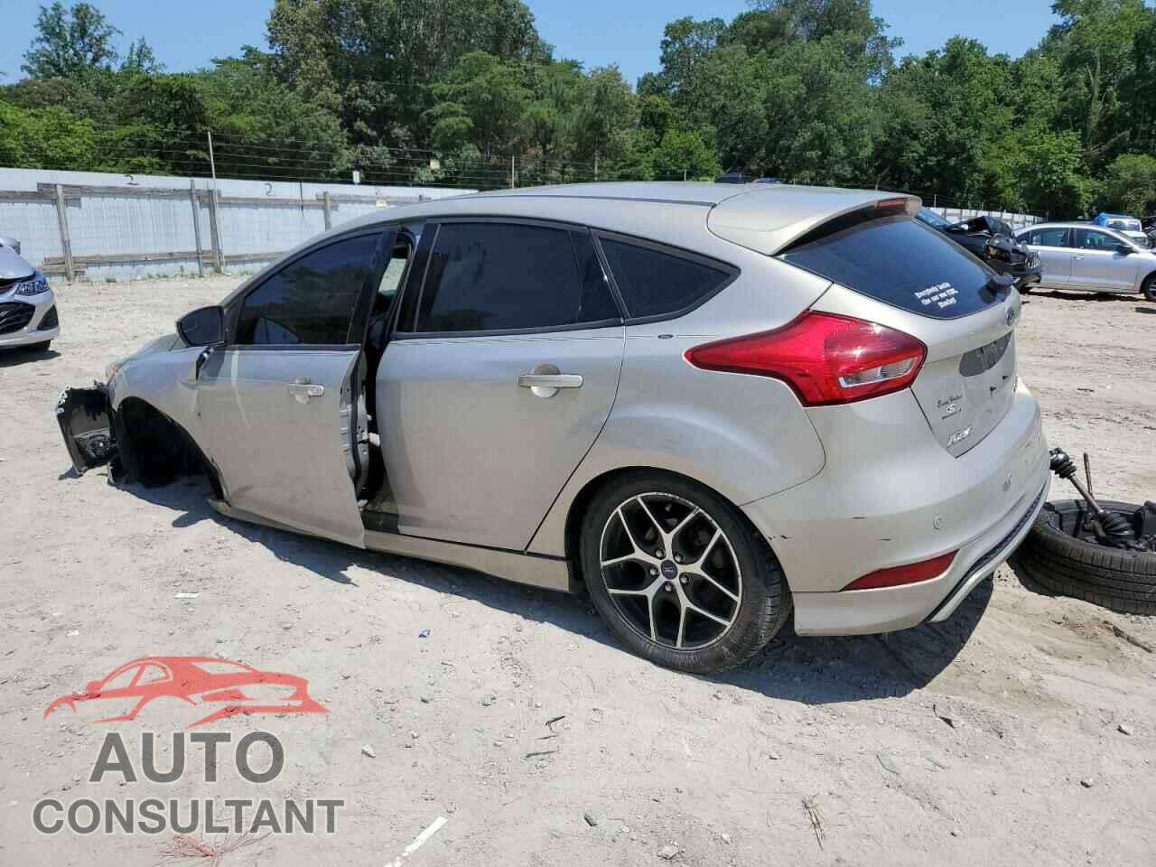FORD FOCUS 2015 - 1FADP3K25FL345812