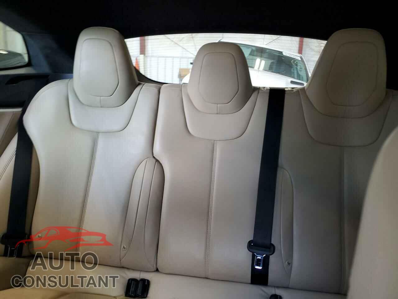 TESLA MODEL S 2016 - 5YJSA1E26GF126607