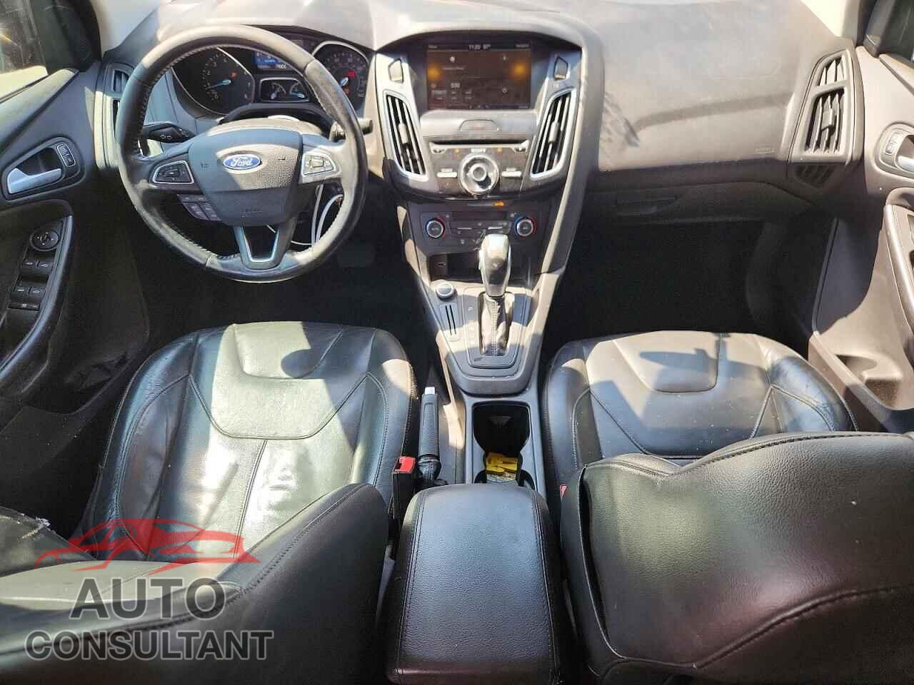 FORD FOCUS 2015 - 1FADP3F27FL210342