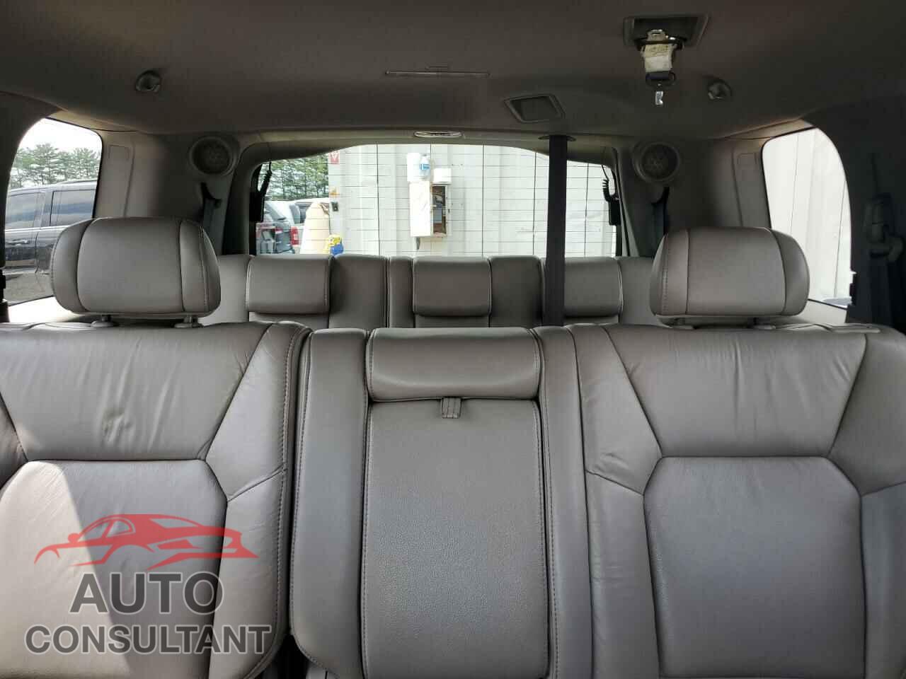 HONDA PILOT 2011 - 5FNYF3H94BB053620