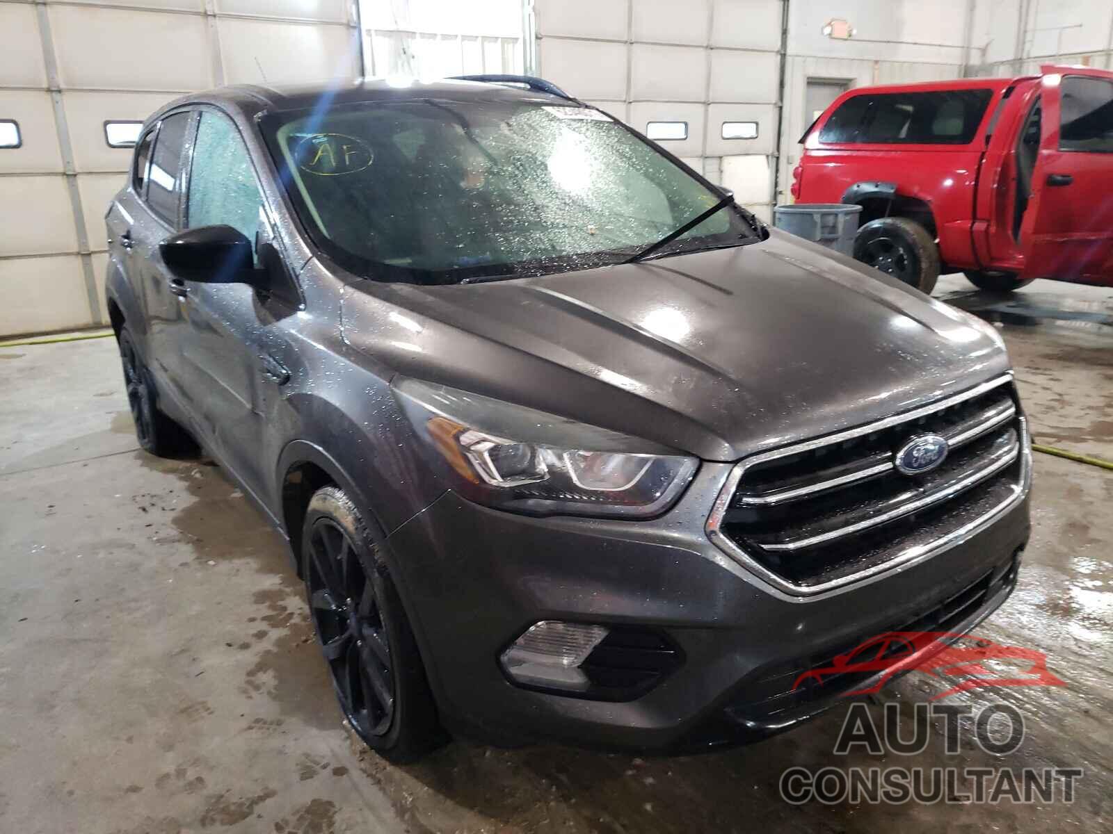 FORD ESCAPE 2017 - 1FMCU0GD9HUE05431