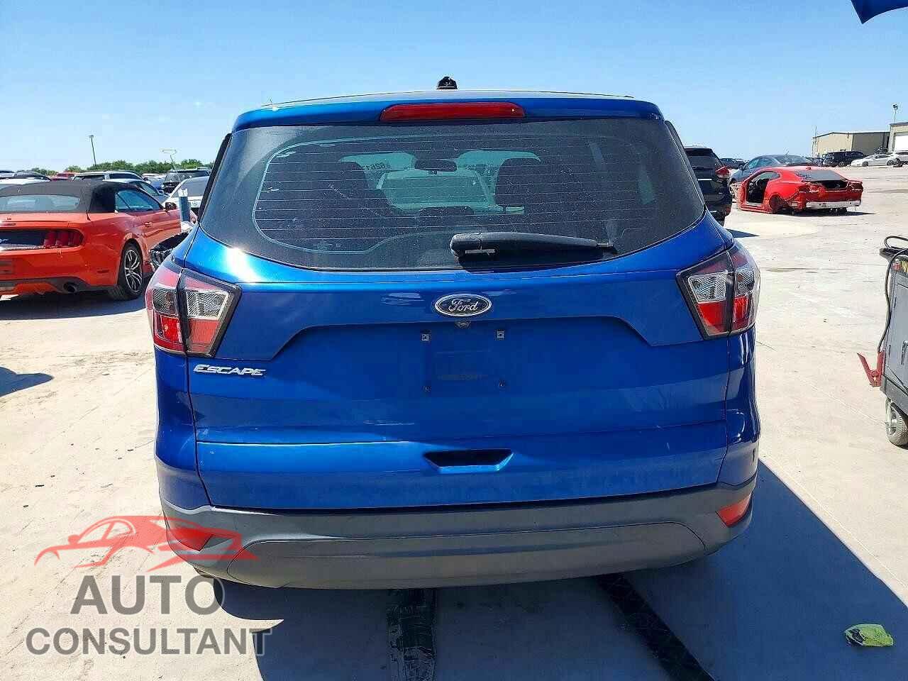 FORD ESCAPE 2017 - 1FMCU0F71HUC00178
