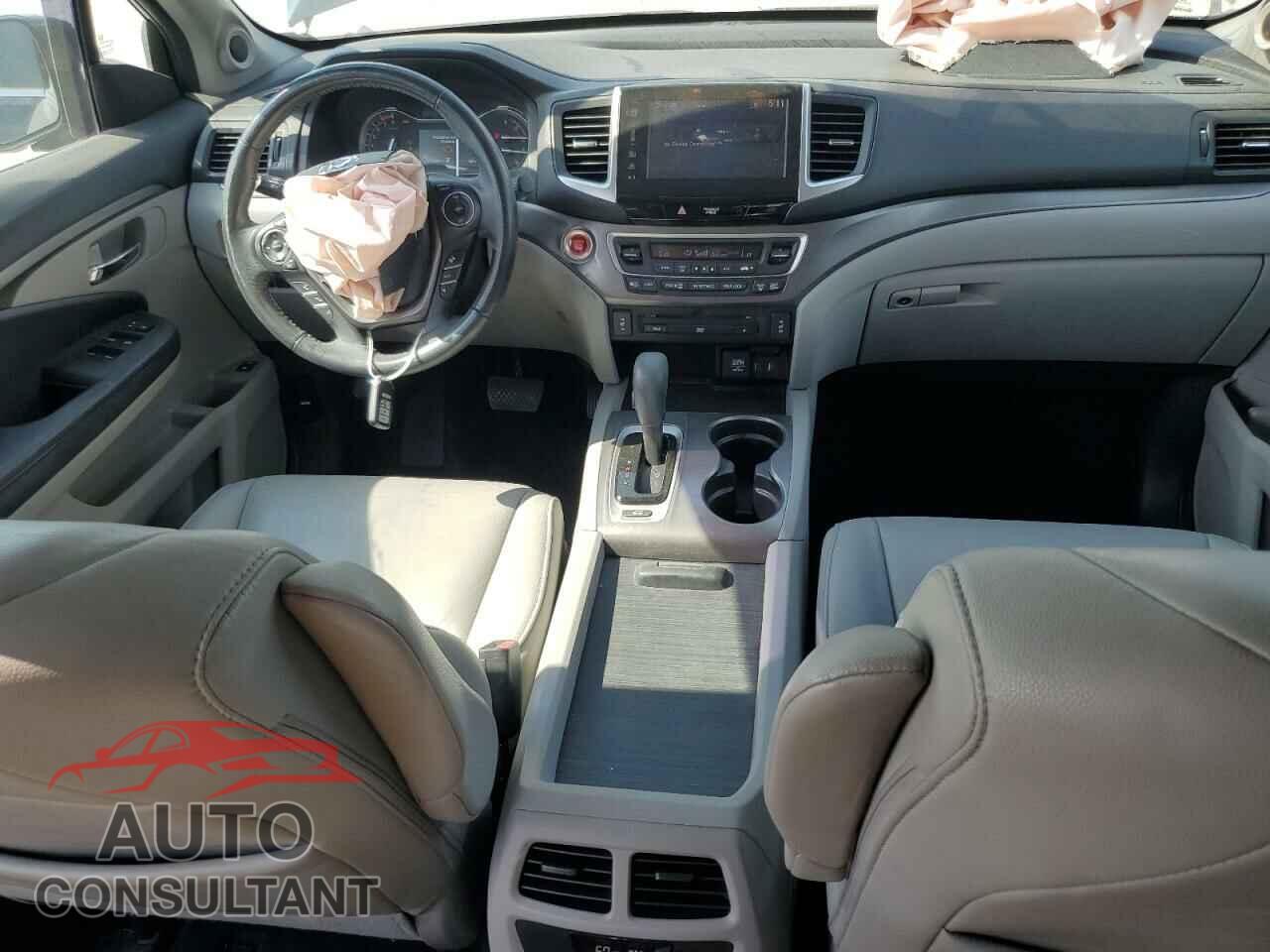 HONDA PILOT 2018 - 5FNYF6H83JB069640