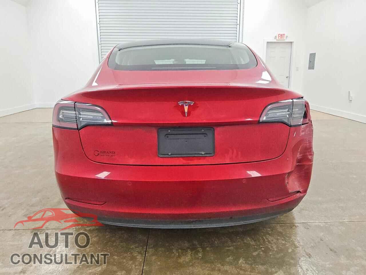 TESLA MODEL 3 2019 - 5YJ3E1EA0KF193695