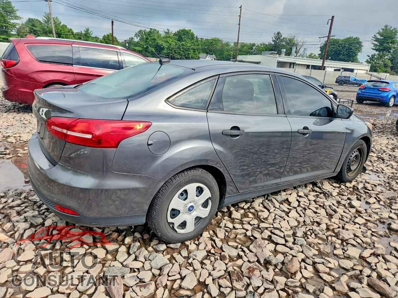 FORD FOCUS 2018 - 1FADP3E22JL298596
