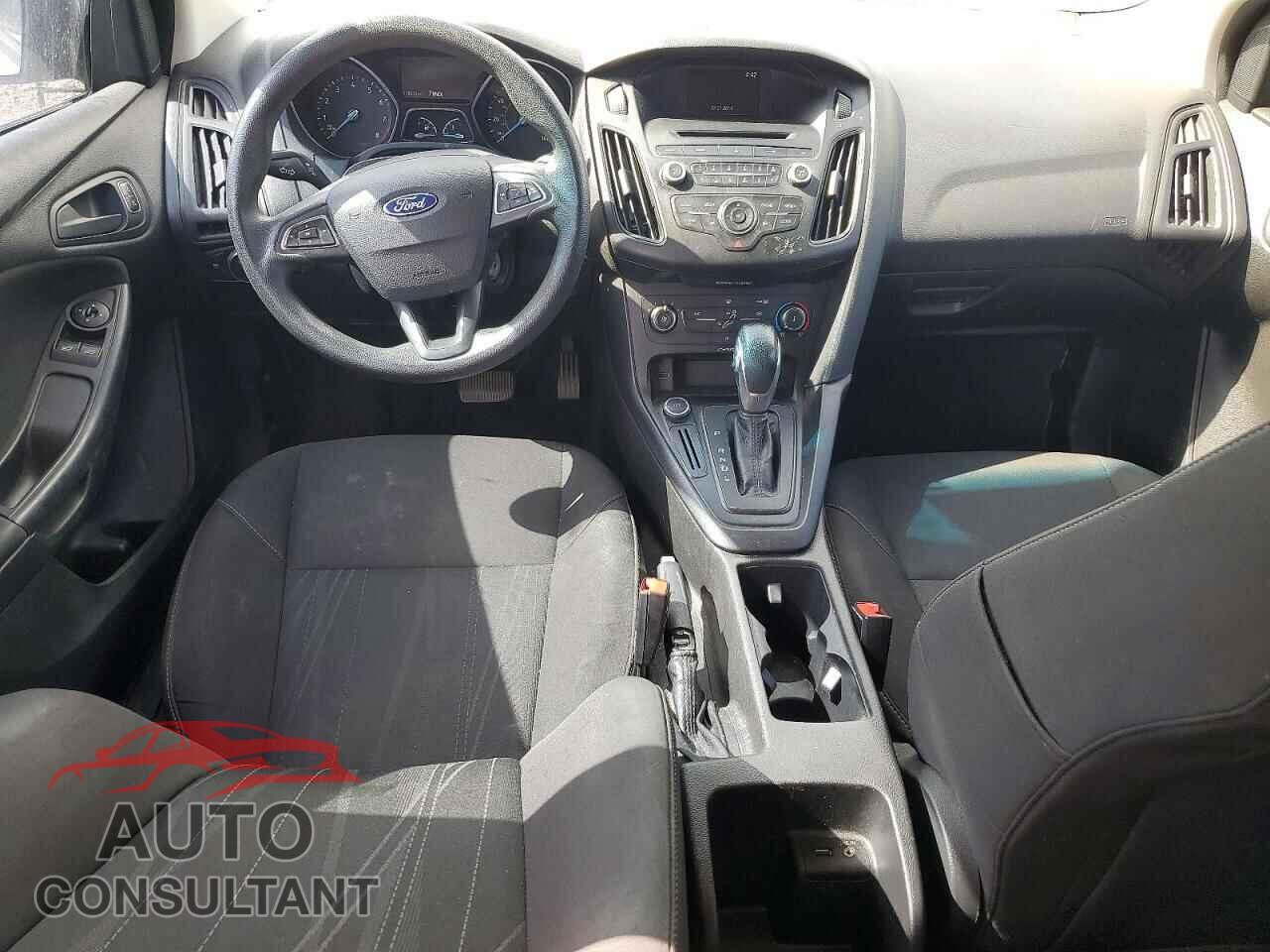FORD FOCUS 2017 - 1FADP3E28HL214081