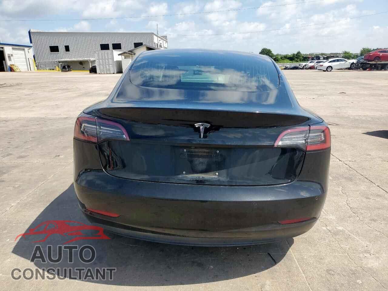 TESLA MODEL 3 2018 - 5YJ3E1EA1JF053377