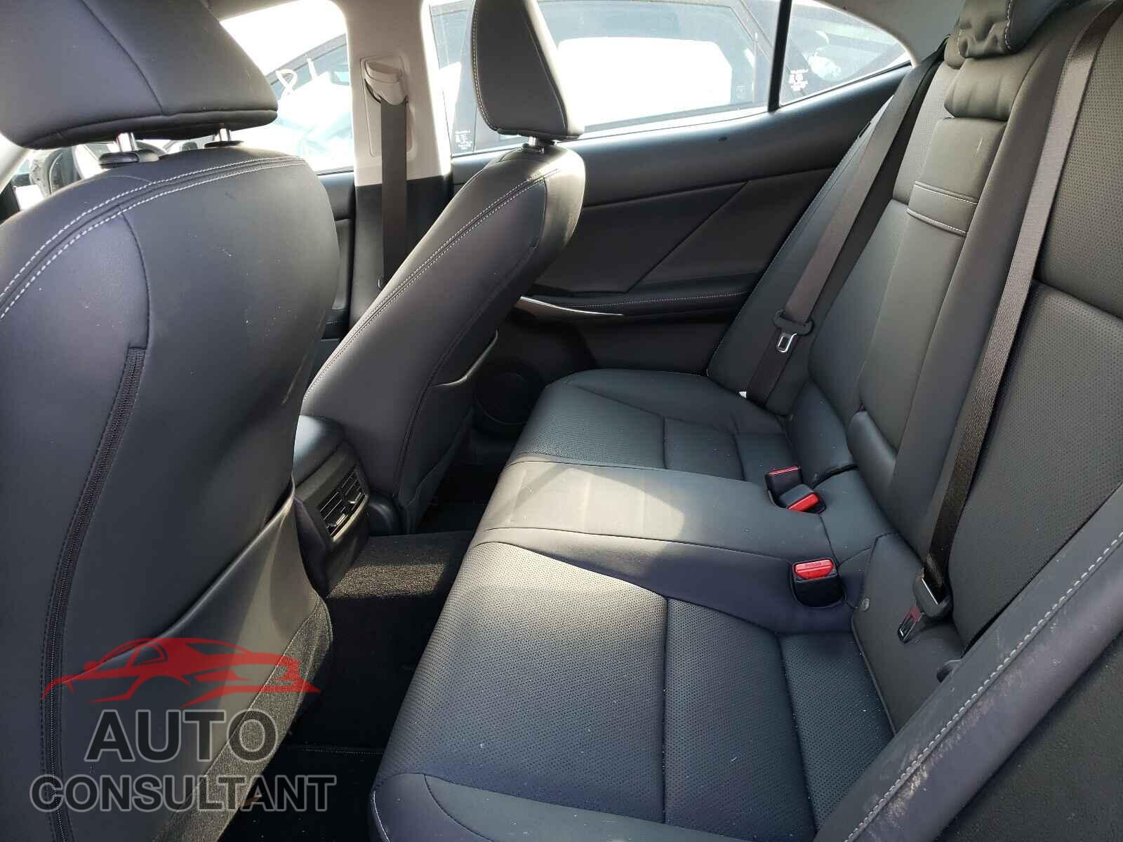 LEXUS IS 2020 - JTHDA1D21L5108309