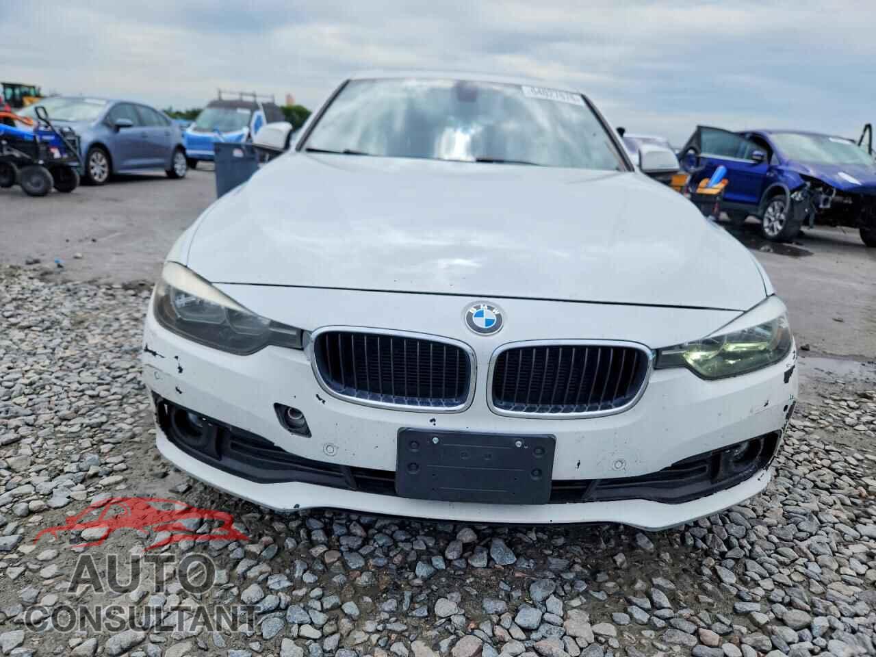 BMW 3 SERIES 2016 - WBA8E1G52GNT37761