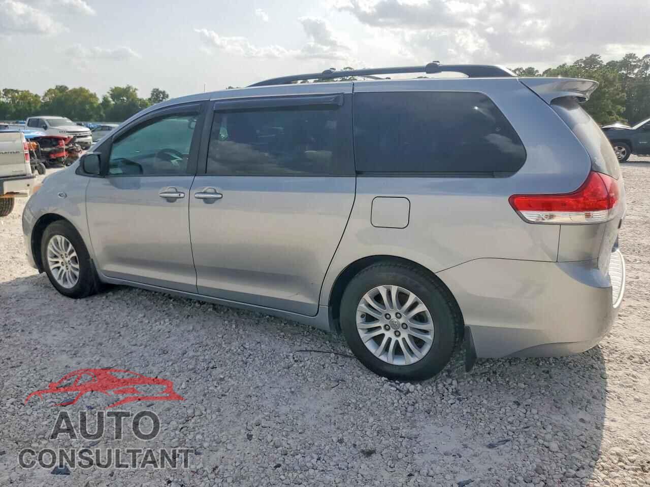 TOYOTA SIENNA 2013 - 5TDYK3DC6DS324463