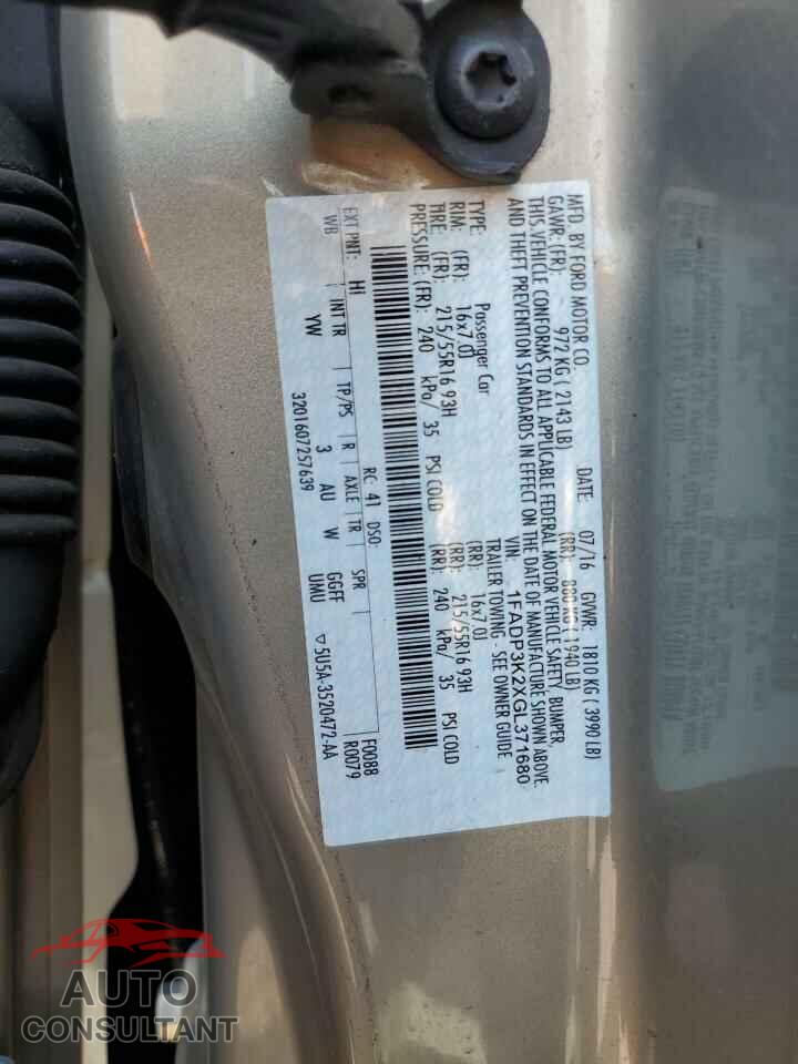 FORD FOCUS 2016 - 1FADP3K2XGL371680