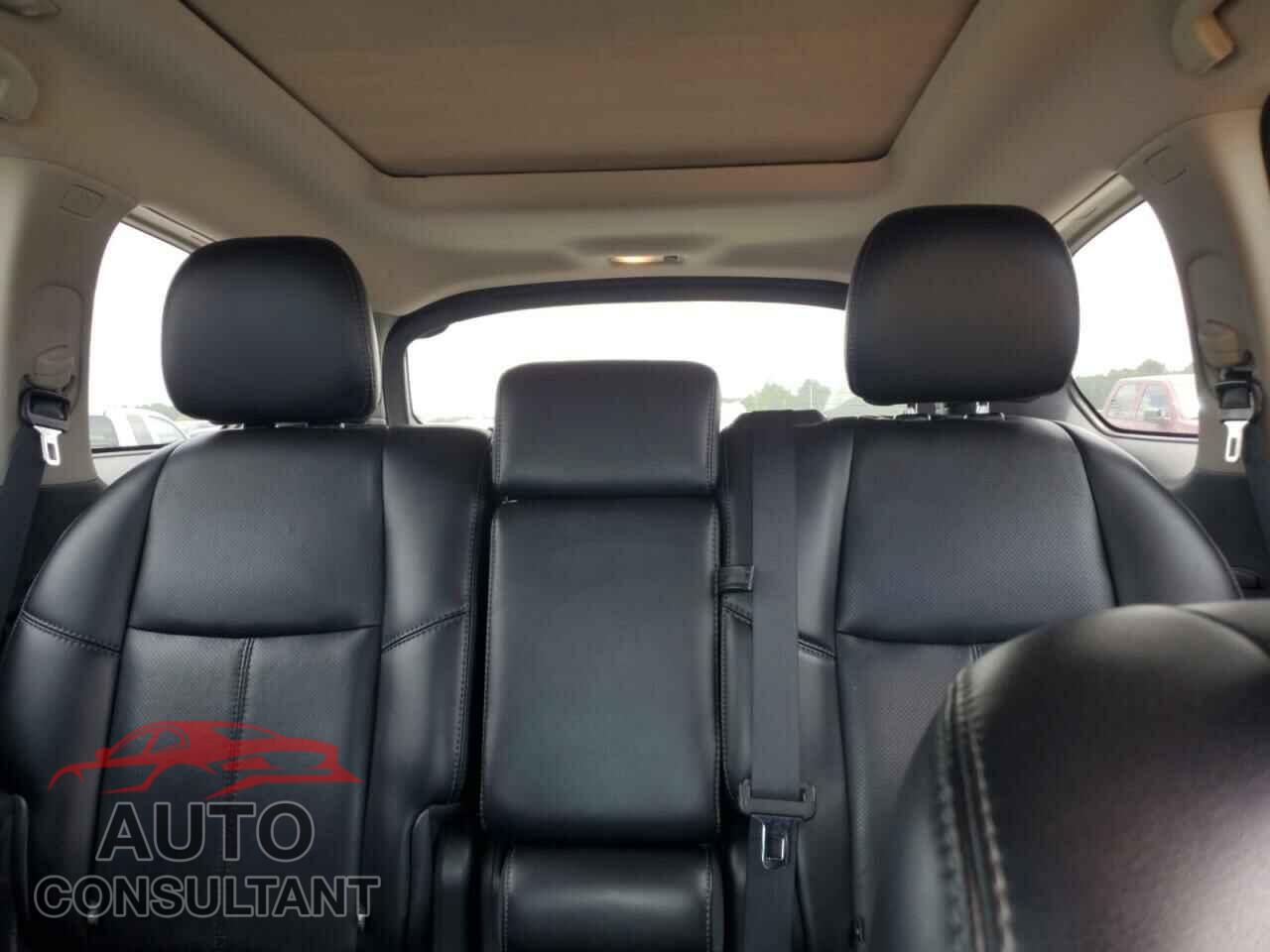 NISSAN PATHFINDER 2015 - 5N1AR2MN8FC701612