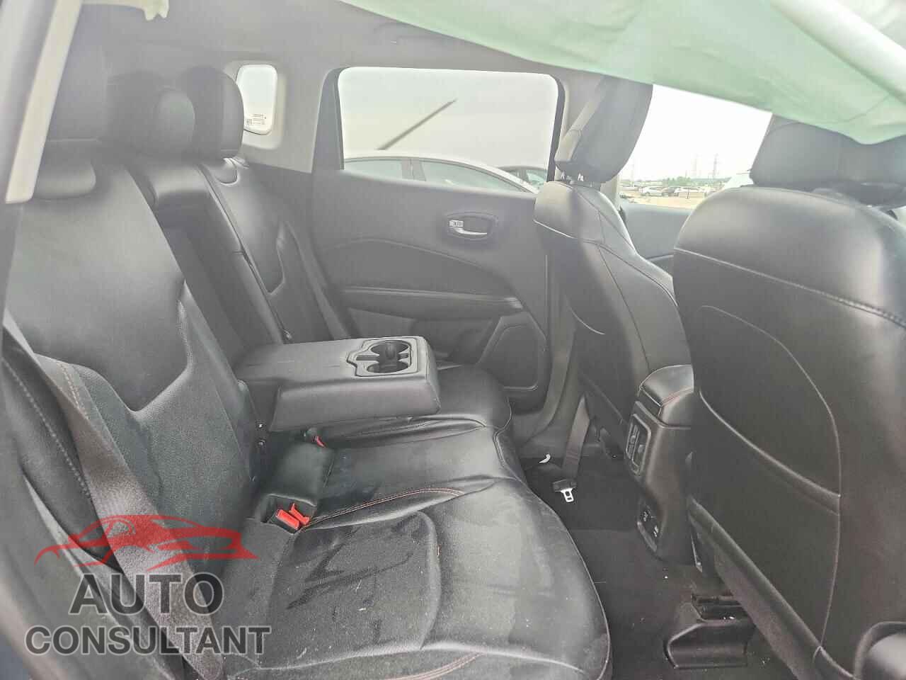 JEEP COMPASS 2018 - 3C4NJDCB2JT423559