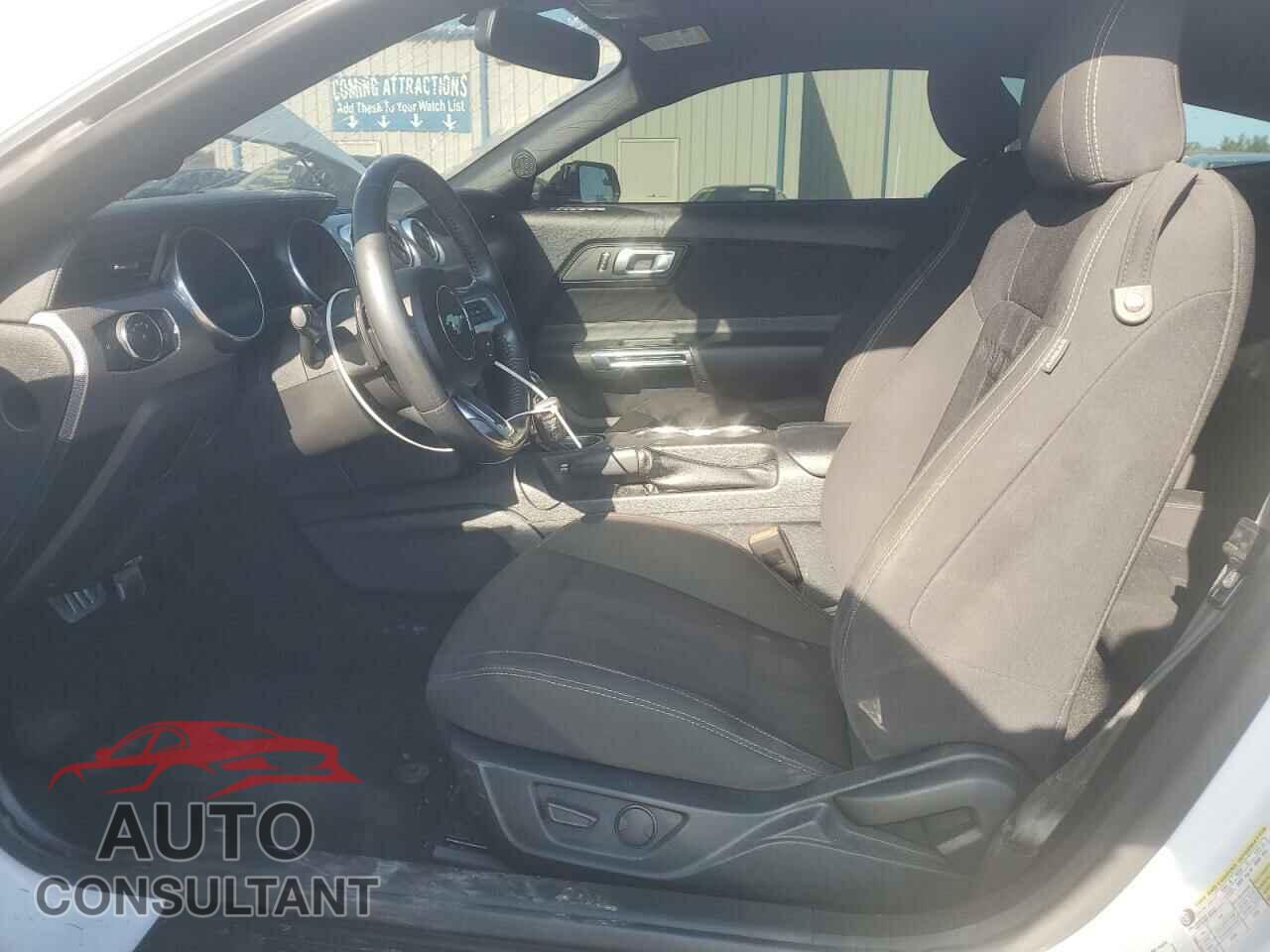 FORD MUSTANG 2020 - 1FA6P8CF8L5161763