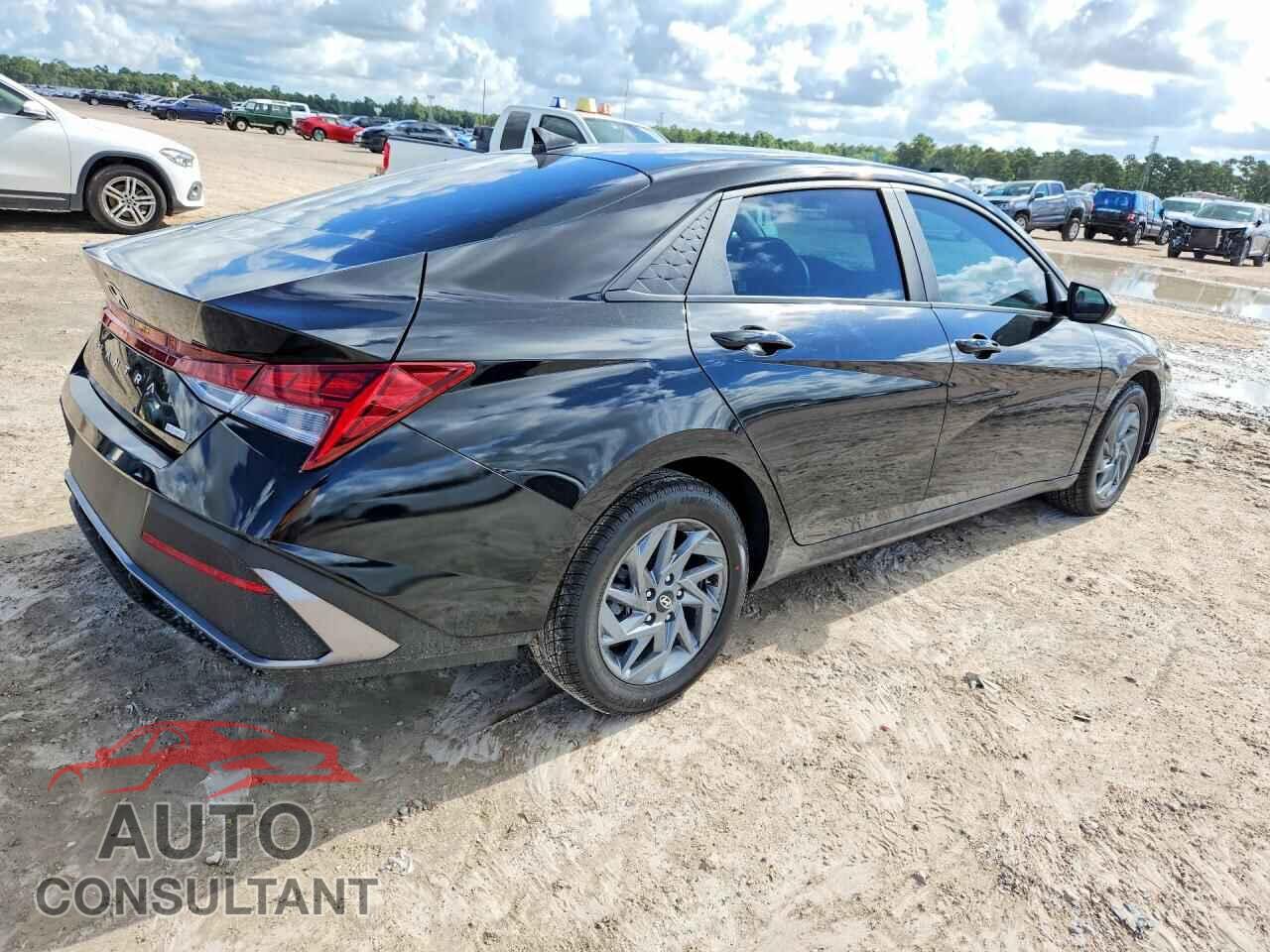 HYUNDAI ELANTRA 2024 - KMHLM4DJ1RU110973