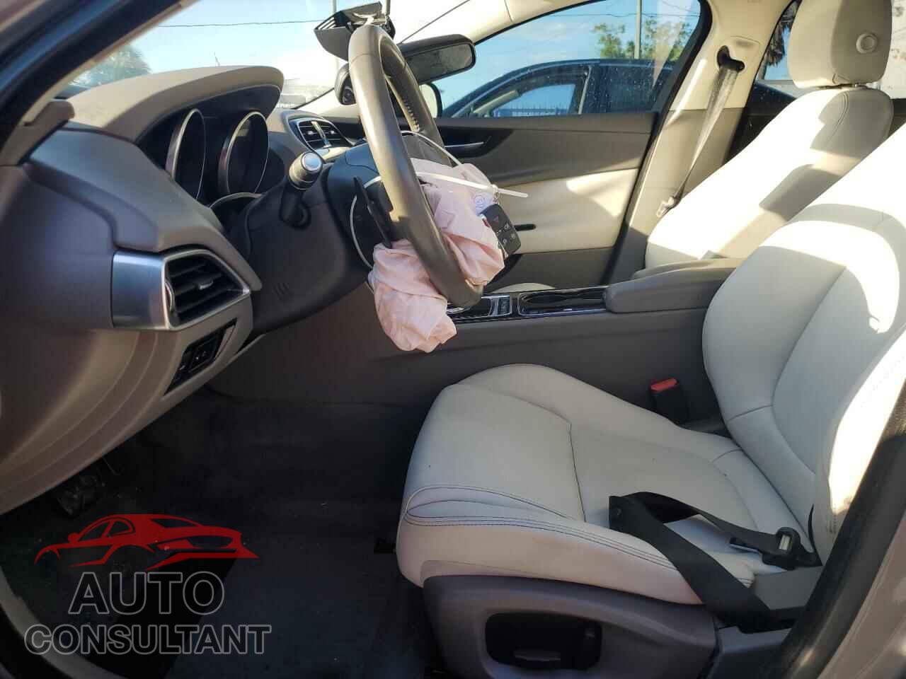 JAGUAR XE 2017 - SAJAD4BV1HA973128