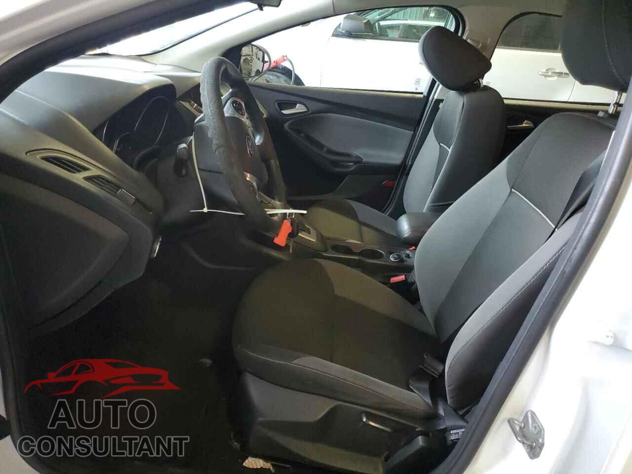 FORD FOCUS 2014 - 1FADP3F26EL393053