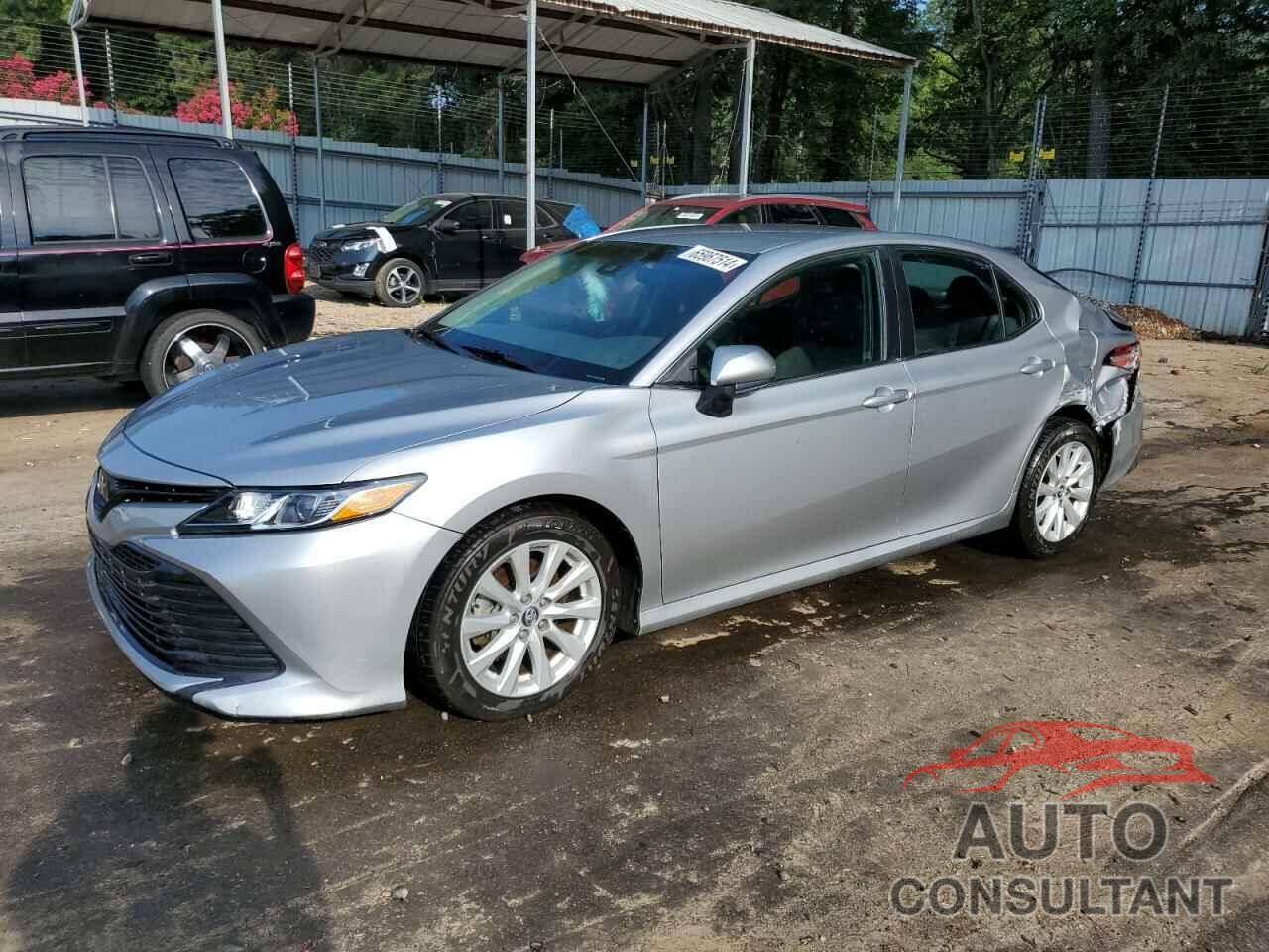 TOYOTA CAMRY 2018 - 4T1B11HK0JU122543