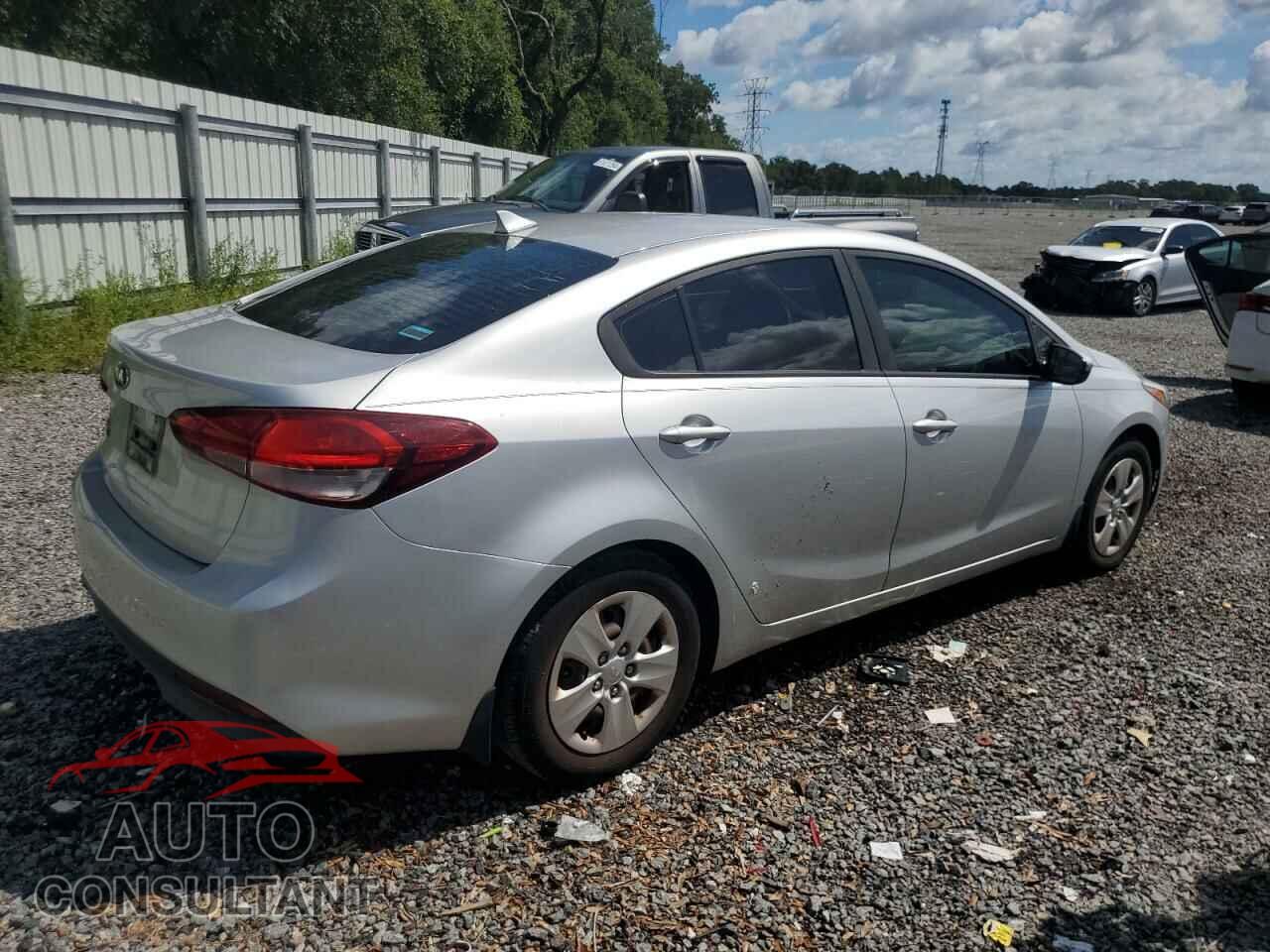 KIA FORTE 2017 - 3KPFL4A77HE016400