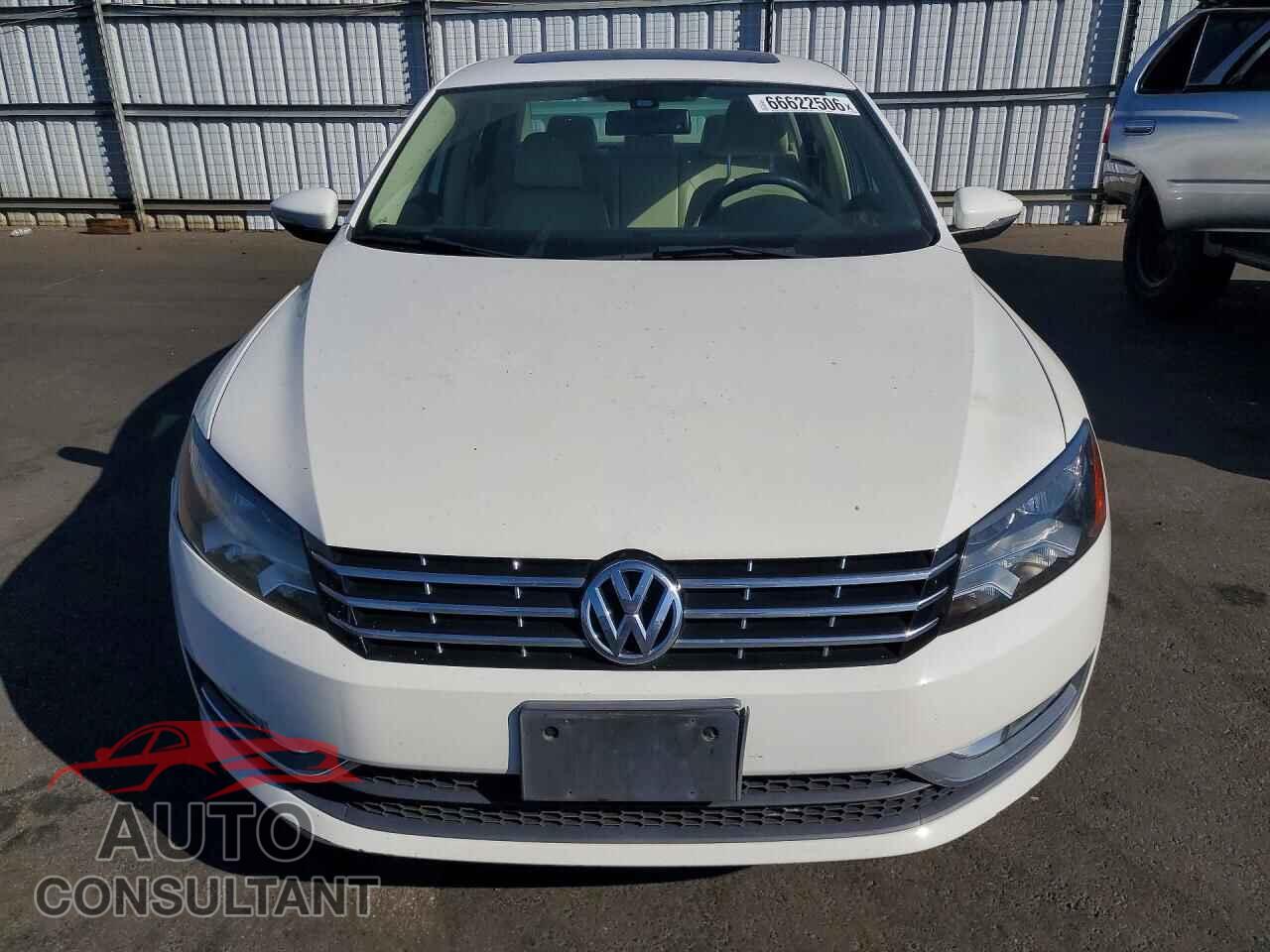 VOLKSWAGEN PASSAT 2012 - 1VWCP7A32CC005372