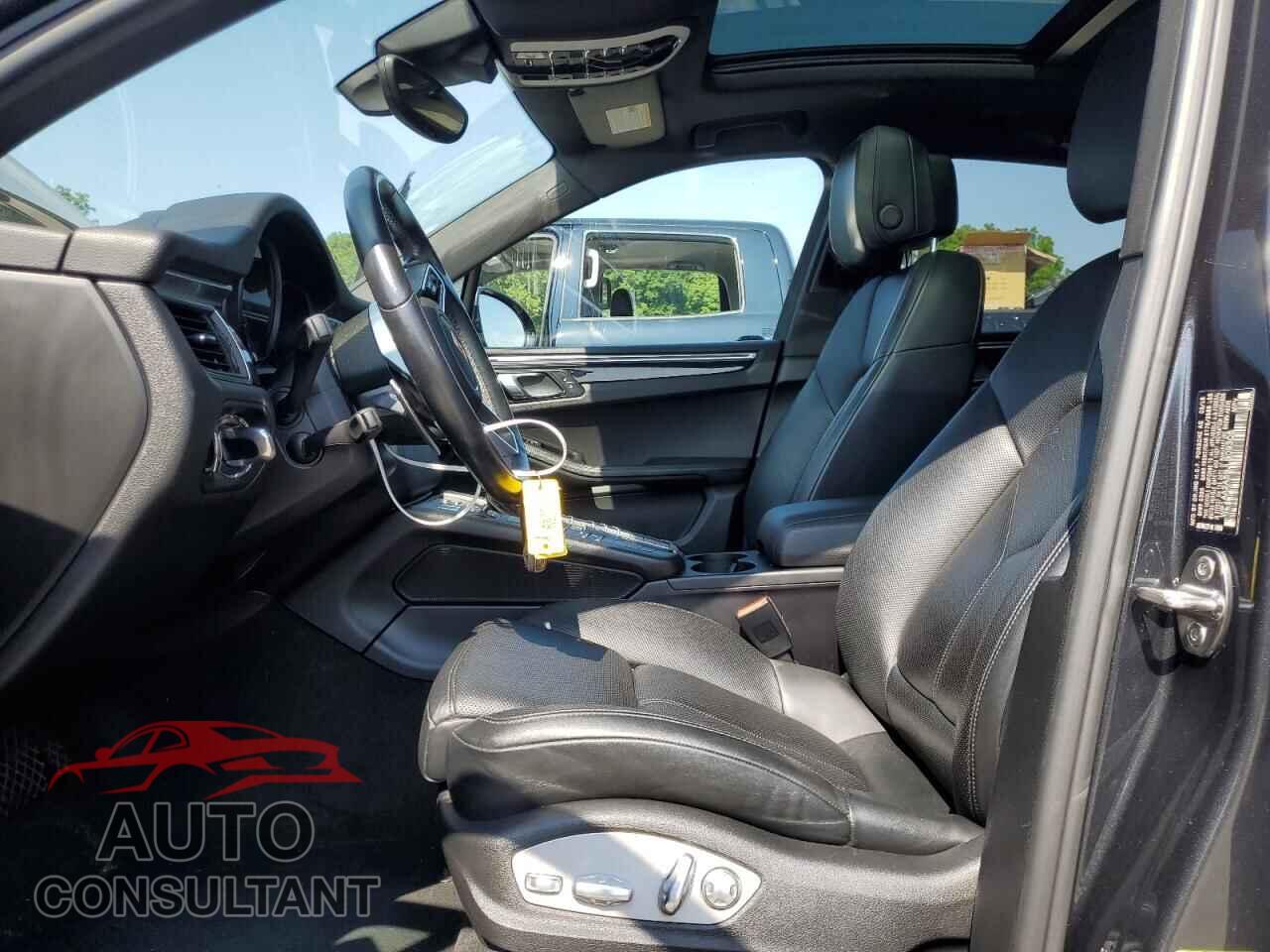 PORSCHE MACAN 2018 - WP1AA2A59JLB09305