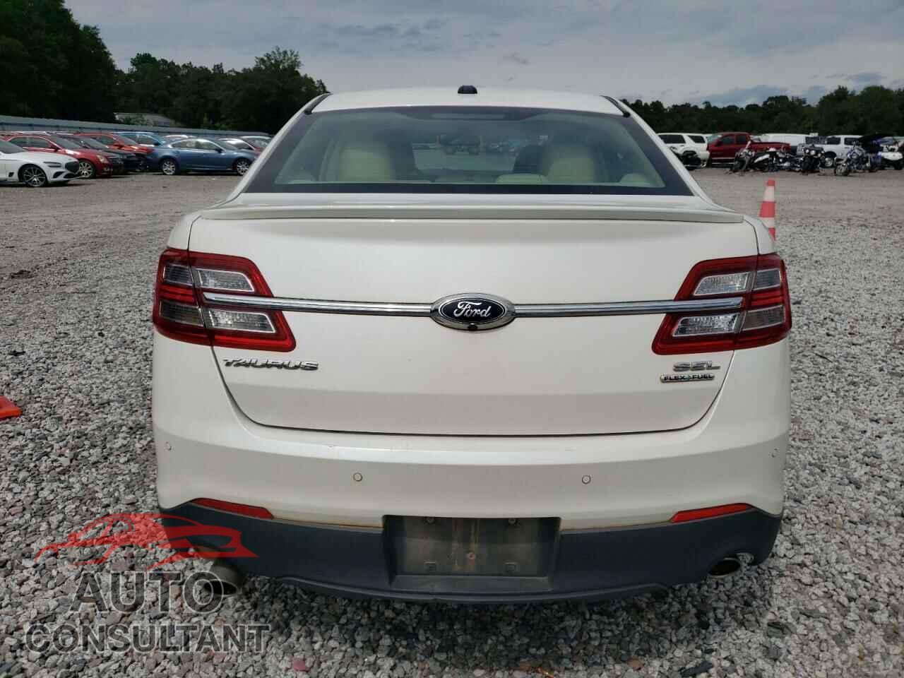 FORD TAURUS 2015 - 1FAHP2E87FG186571