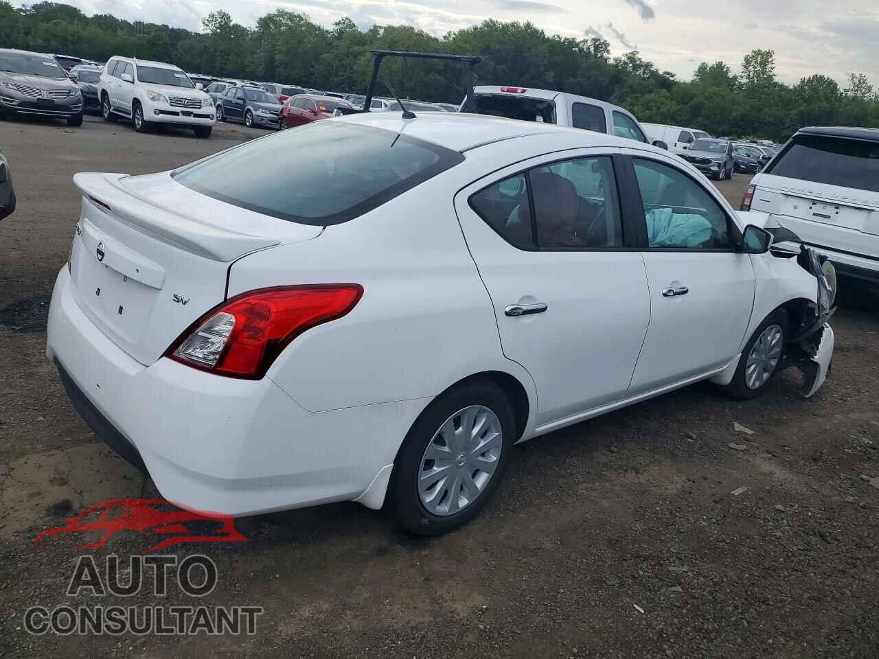 NISSAN VERSA 2019 - 3N1CN7AP3KL879084