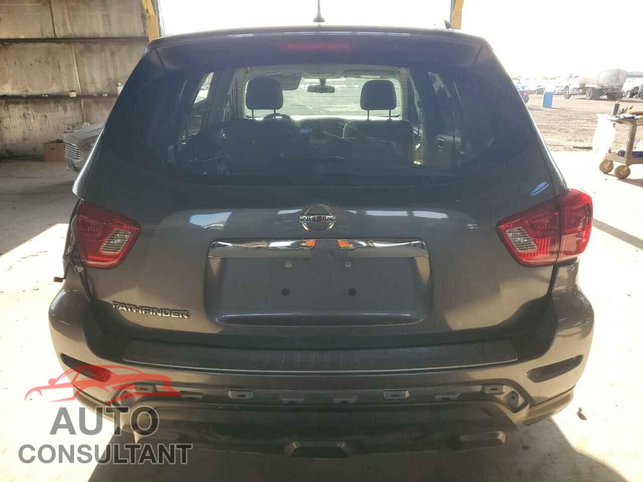 NISSAN PATHFINDER 2017 - 5N1DR2MN0HC608552